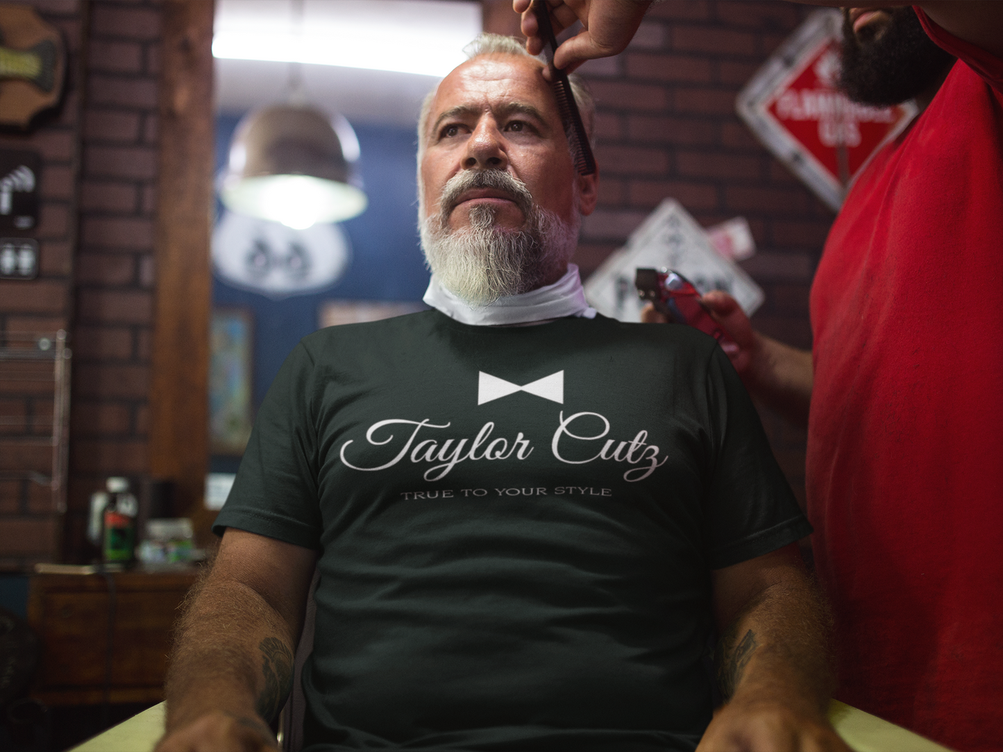 "Taylor Cutz" - Unisex Tshirt